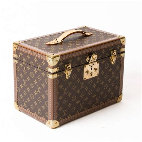 louis vuitton large toiletry bag|louis vuitton toiletry hard case.